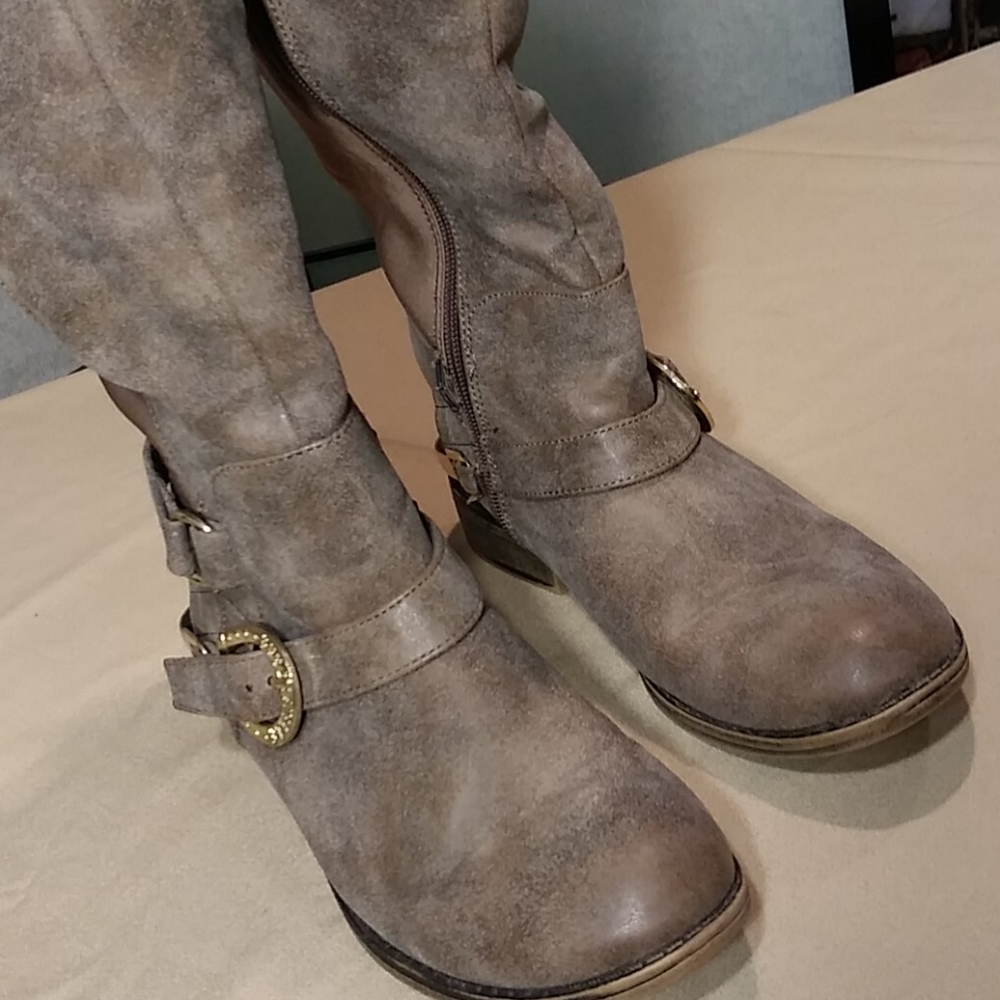 Betseyville Betsey Johnson size 6 riding boots gold buckles brown knee high